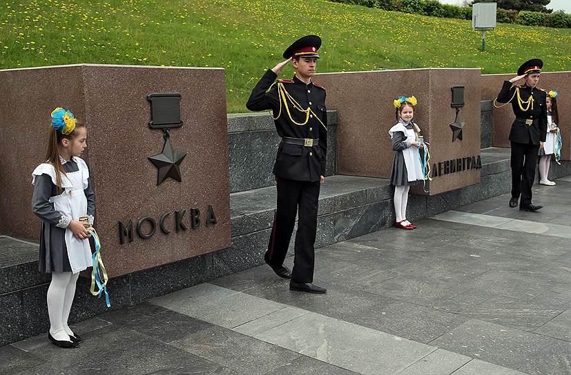 Если Ленины в стране теперь редкость, то мемориалы Великой Отечественной войны поддерживают в чистоте и сохранности