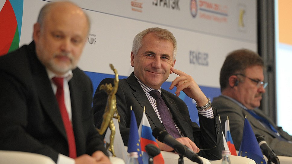 Посол ЕС в России Вигаудас Ушацкас (в центре) на конференции в Центре Международной торговли
