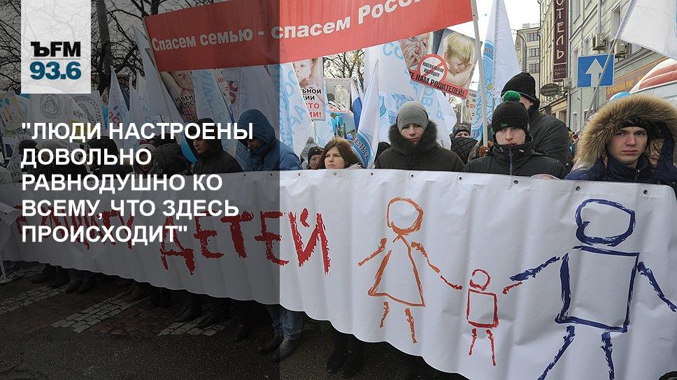 Душевная девушка. Мы ко всему довольно равнодушны. Мы ко всему довольно равнодушны. Мы ко всему довольно равнодушны. Окно поезда.