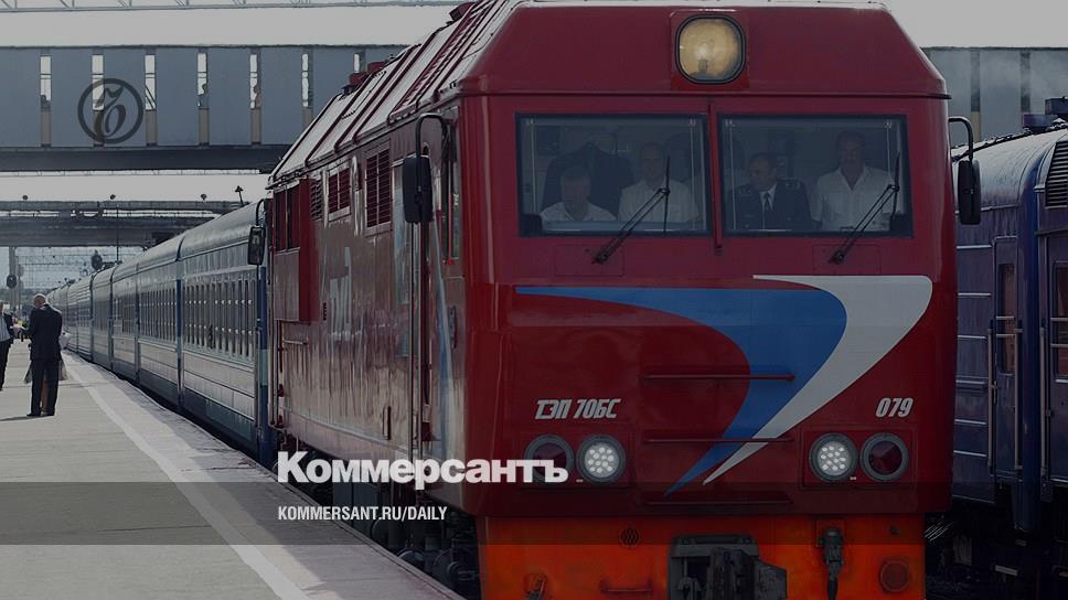 Прибытие поезда тында благовещенск. Поезд Хабаровск Комсомольск. Поезд Комсомольск-на-Амуре Хабаровск. Электрички Дальний Восток. Поезд Тында Комсомольск на Амуре.