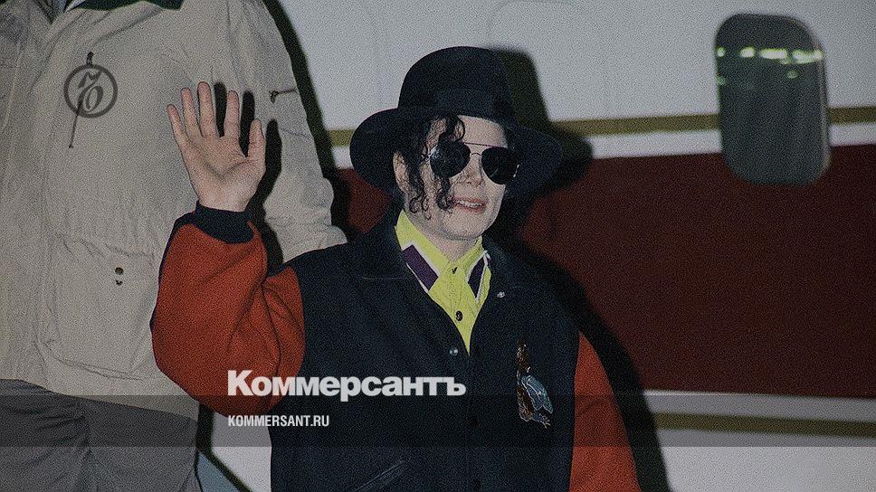 Концерт джексона в москве. Michael Jackson Moscow 1993. Концерт Майкла Джексона в Москве 1993. Майкл Джексон в Москве. Майкл Джексон в России 1993 концерт.