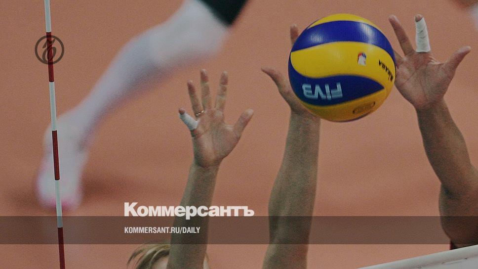 Волейболистке выбили зубы