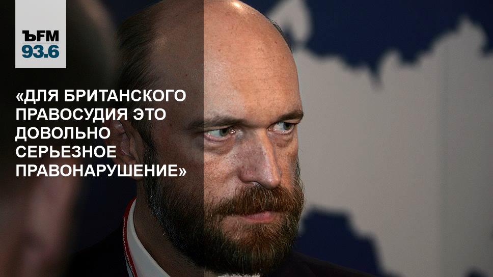 Деловой мужчина. Парень в костюме. Довольно серьезный. Довольно серьезный. Мужские слёзы фильм клинт.