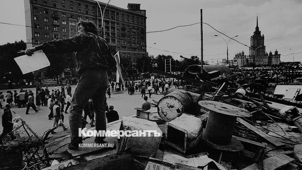 Старые события. Баррикады в Москве 1991. Баррикады Ленинград 1991. Панорама белый дом Москва 1991.