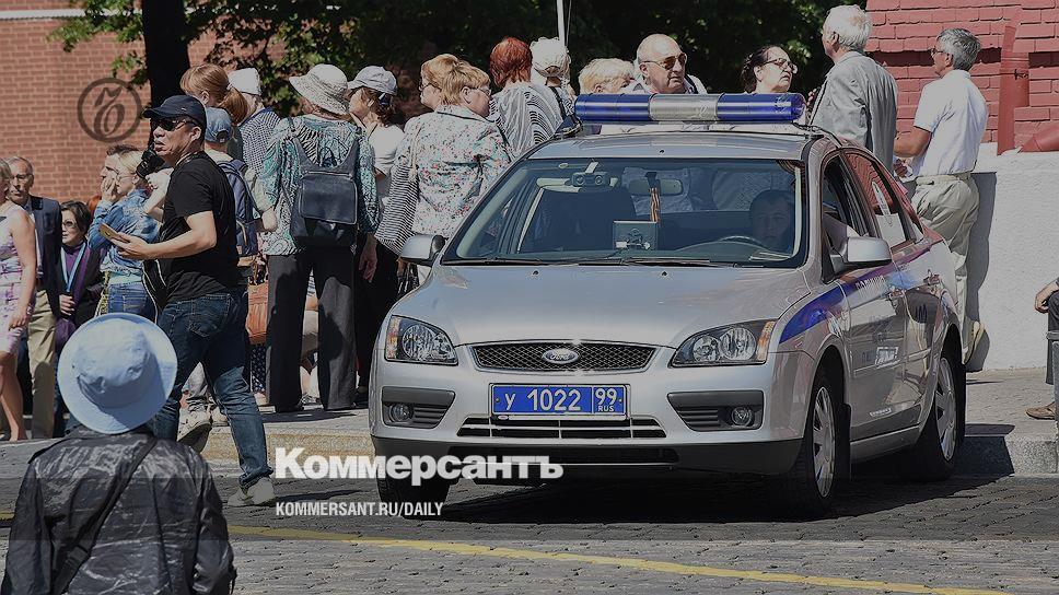 Россия разрешила выезд. Охрана первых лиц государства. Гаишник в наручниках за взятку. Девятка охрана первых лиц государства. ГАИ сопровождение первых лиц государства.