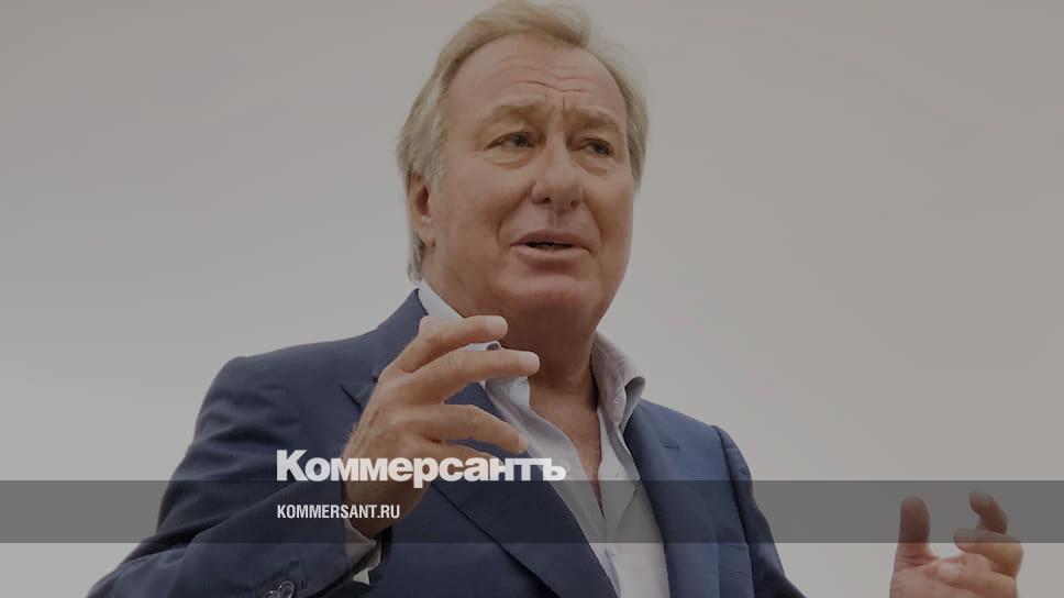 Парижские антиквары бросились в сеть