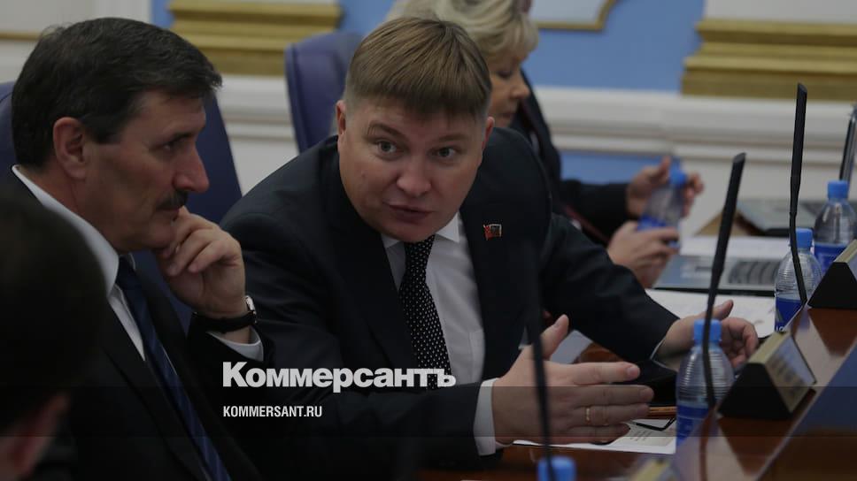 Вячеслав Григорьев написал заявление о сложении полномочий депутата ...