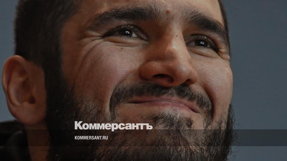 Артур Бетербиев адам Дайнес