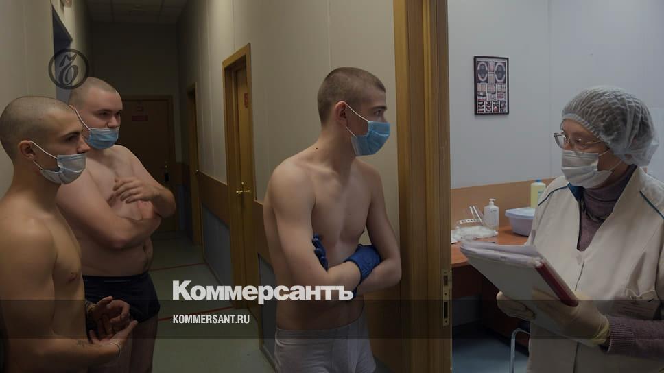 В сборном пункте Краснодара заперли для отправки на службу призывников с проблемами со здоровьем