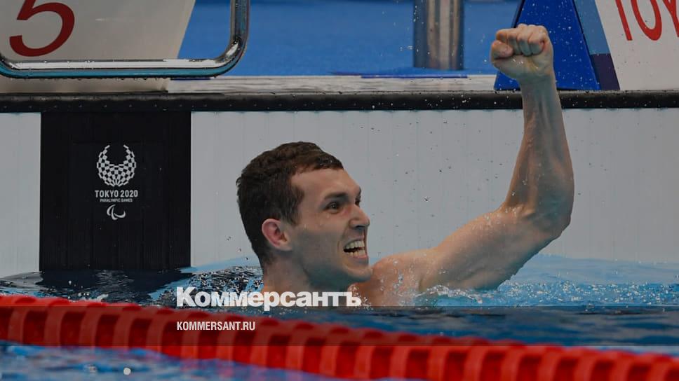 Пловец Денис Силантьев