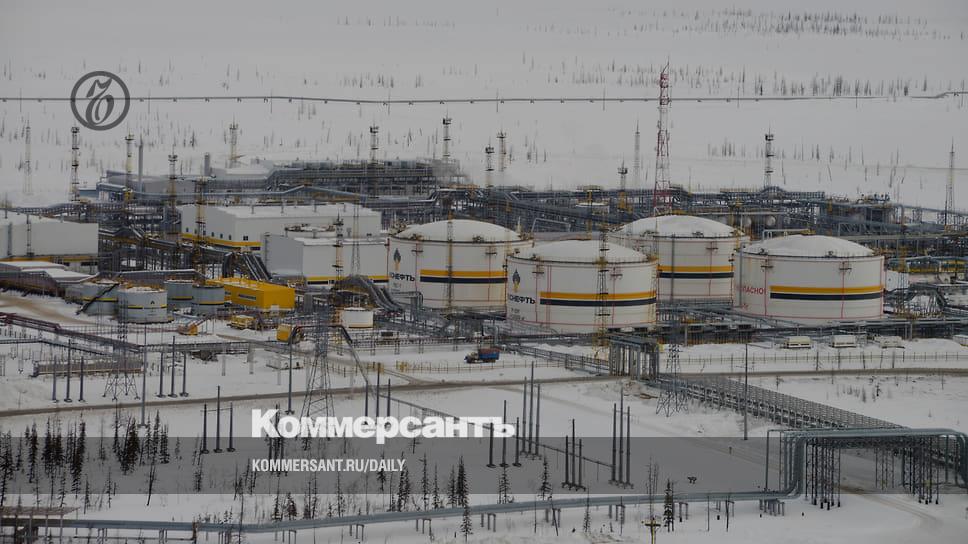 В московском доме фотографии одна из нефтяных компаний организовала выставку нефть