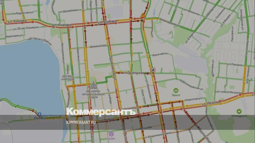 В Ижевске из-за снегопада на дорогах образовались 10-балльные пробки ...