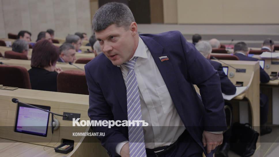 человек в суде. хайруллин надыр баграмович казань. скамья подсудимых. депутат новосибирской области. телепнев александр пермь драка.