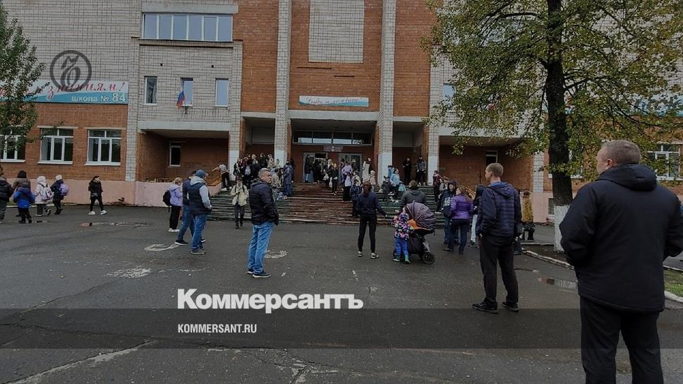 Ученика пострадавшей от нападения ижевской школы наградили медалью МВД ...