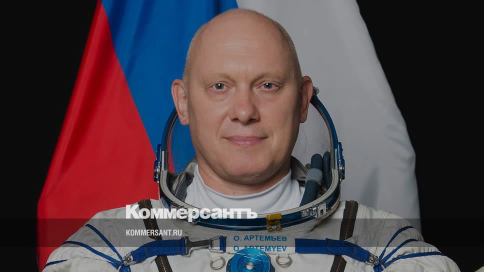 Трахнул коллегу в машине
