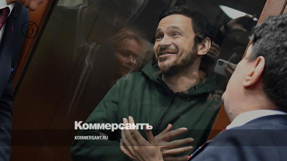 The oppositionist was not allowed to speak - Picture of the Day - Kommersant