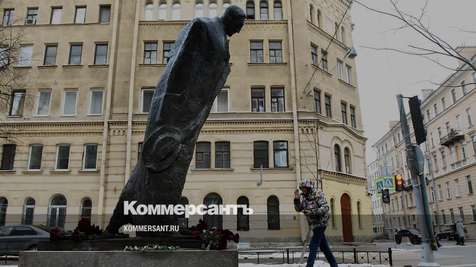 Памятник блоку в санкт петербурге на декабристов фото