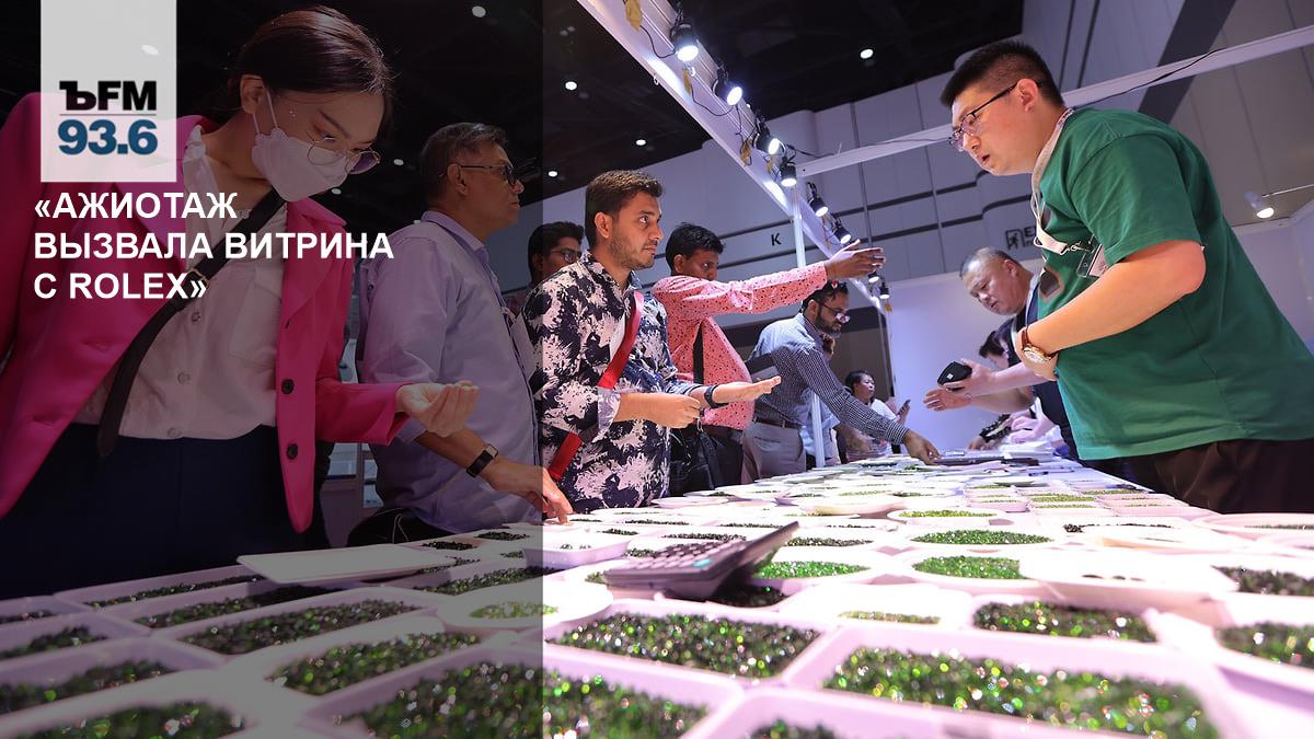 Вызывает ажиотаж. Вызывает ажиотаж. Вызывает ажиотаж. Робототехника. Черная пятница в америке очереди в магазин.