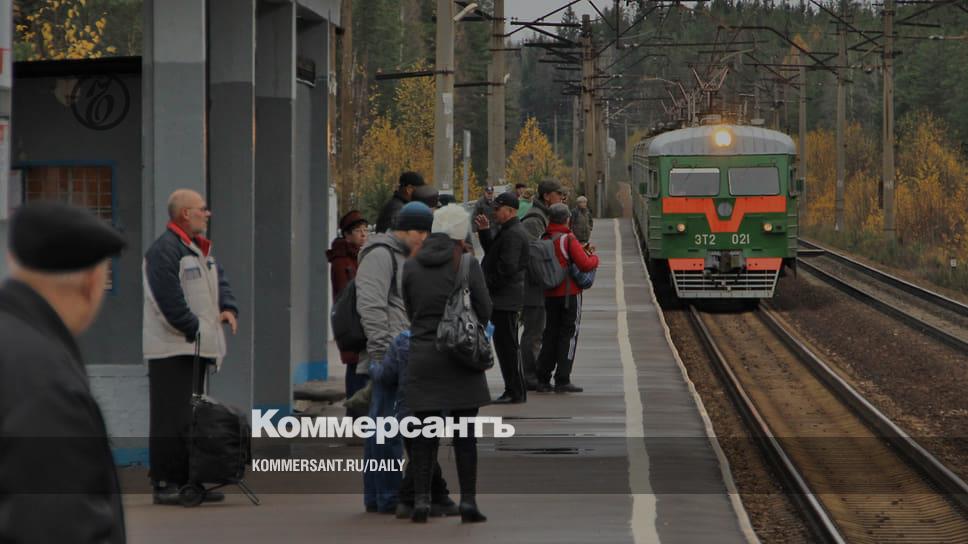отмена пригородных поездов. поезд киров луза. электричка каменск шахтинский. пригородные поезда воронежской области. электричка лихая каменск-шахтинский.