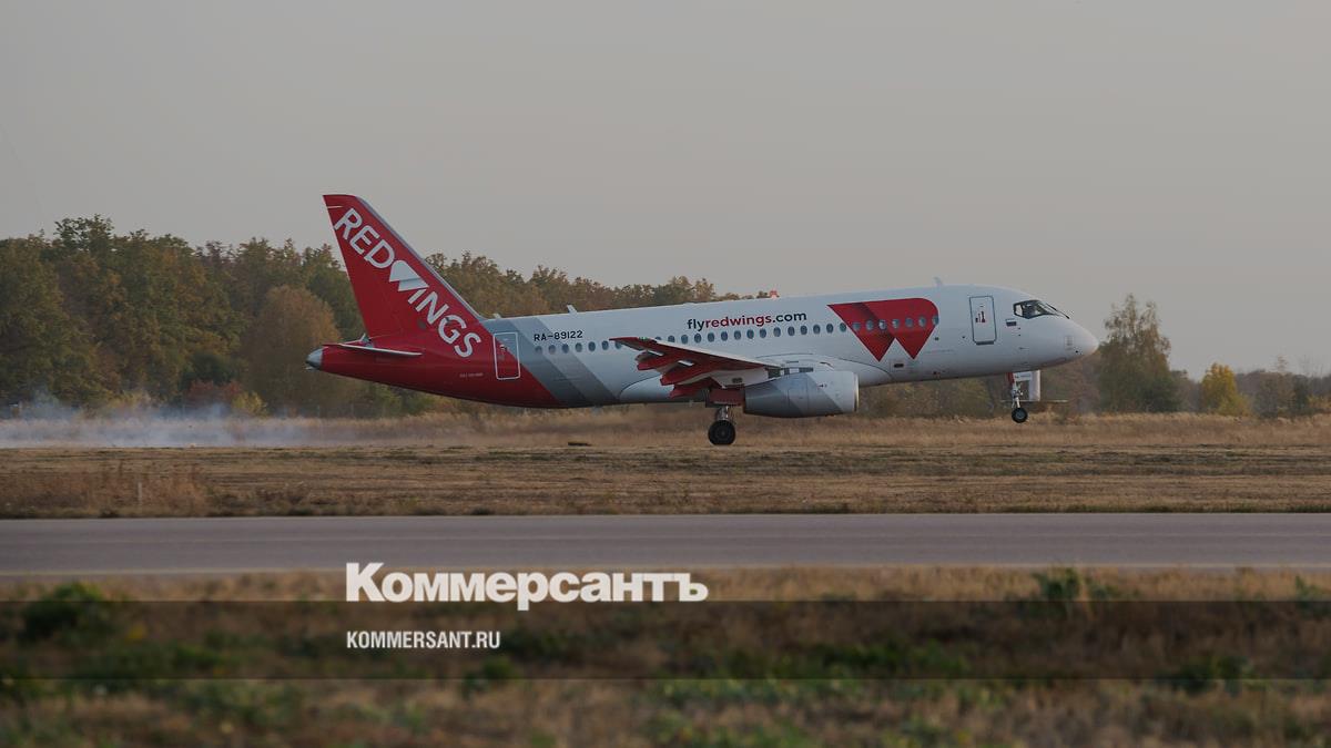 Ред вингс хорошие самолёты?. Ред вингс задержали рейс. А321 ред вингс салон. Ред вингс задержали рейс. Red wings  вылетает из домодедово.