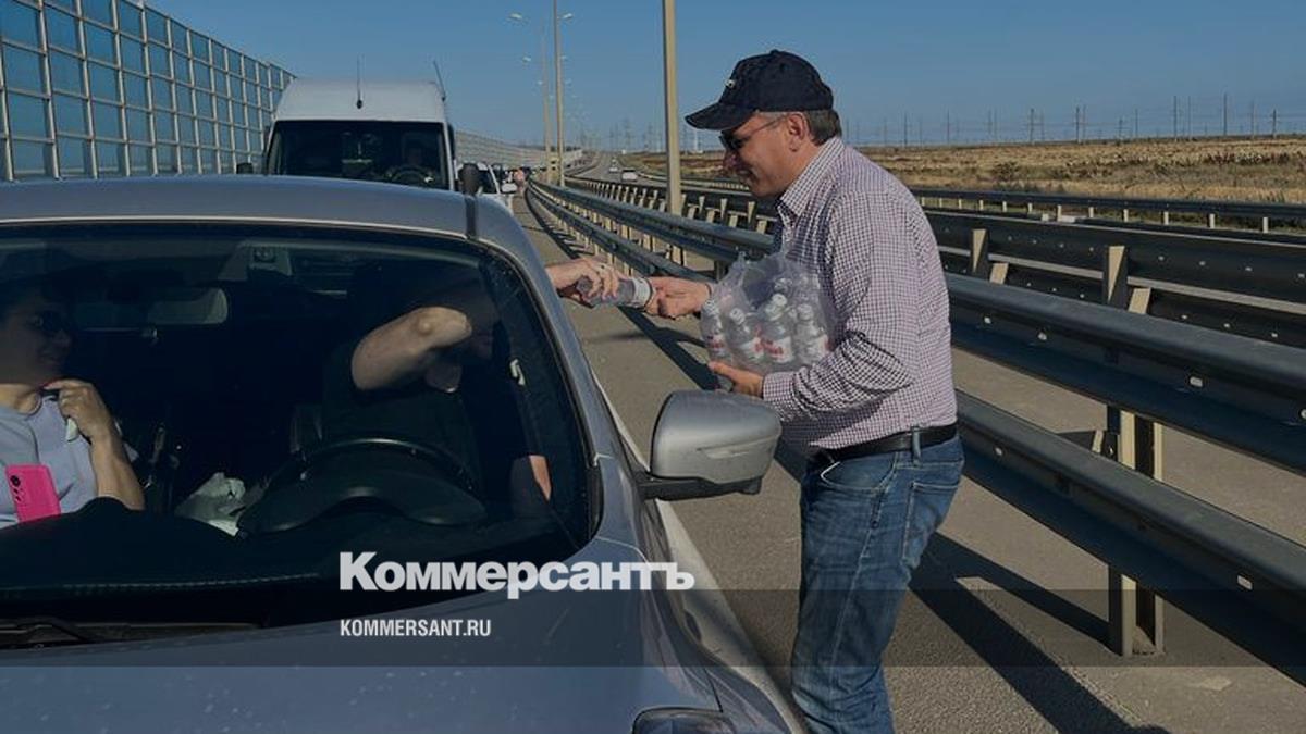 Как проходит досмотр на крымском мосту. Пробка на крымском мосту. крымский мост пробки. очередь на крымском мосту. пункт досмотра крымский мост.