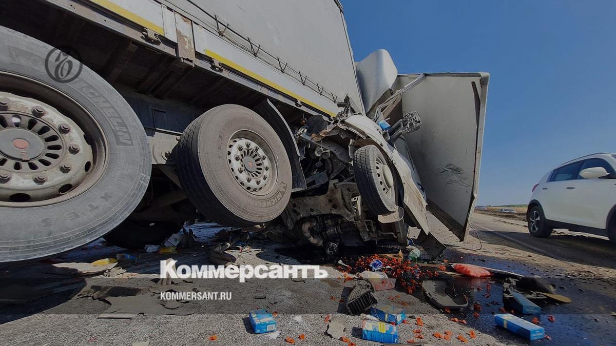 На трассе Краснодар — Ейск в массовом ДТП с грузовиком погиб один человек –  Коммерсантъ Краснодар