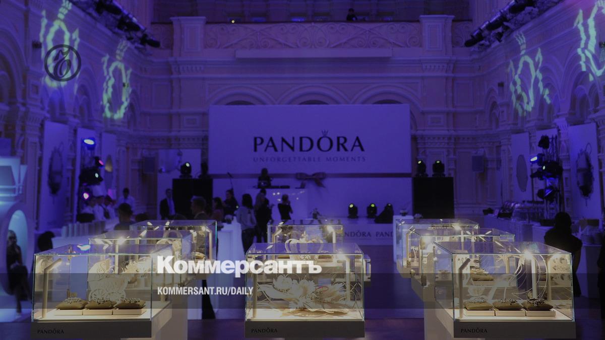 Manager of former Pandora stores in Russia demands billions from Cypriot shareholder