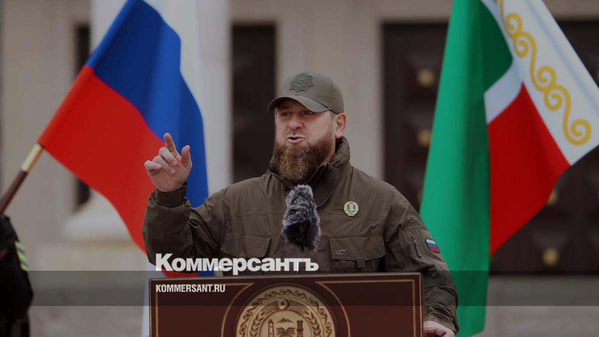 кадыров о мобилизации. кадыров отменяет. кадыров отменяет. кадыров в медицинской маске. кадыров пообещал вознаграждение сахар мем.