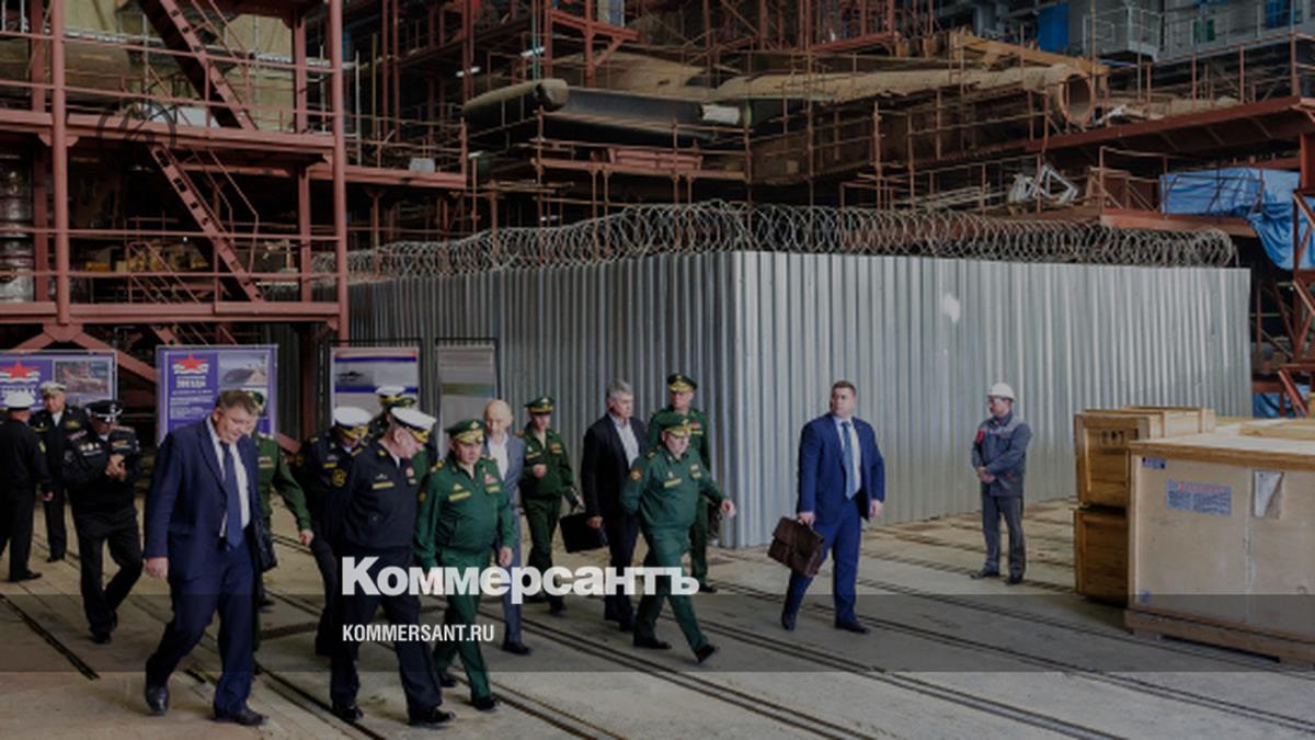 Shoigu checked the state defense order at the nuclear submarine repair plant in Primorye