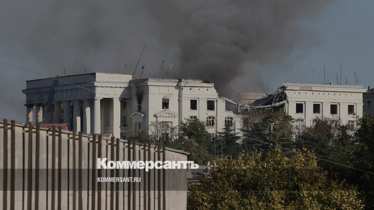 В Севастополе ракета попала в штаб Черноморского флота