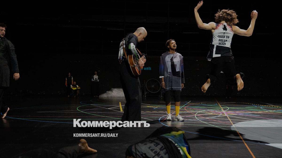 Review of the performance of Anne Therese De Keersmaeker and Boris Charmatz at the Lyon Biennale