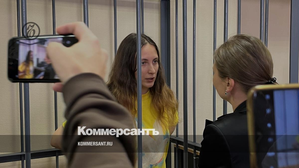 Суд не пригласит уполномоченную по правам человека на заседание художницы  Скочиленко – Коммерсантъ Санкт-Петербург