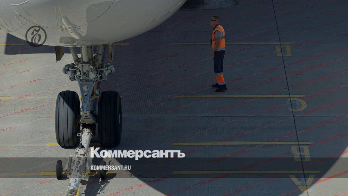 State Transport Leasing Company sent air carriers leasing agreements with a Russian legal entity in advance