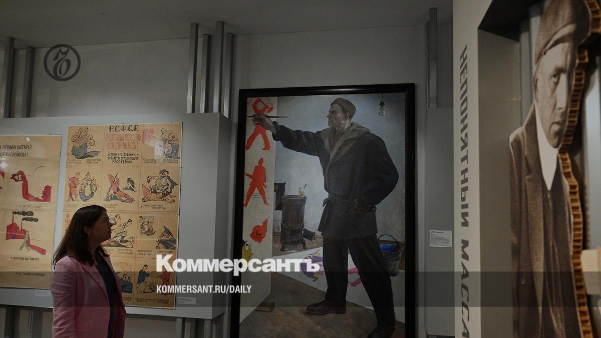 Exhibition for the 130th anniversary of Mayakovsky at the Literary Museum.  Review