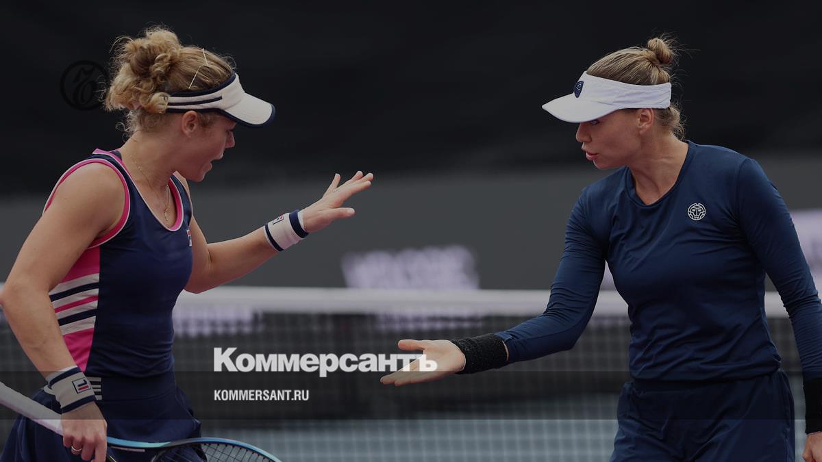 Russian Zvonareva and German Siegemund reached the semi-finals of the final WTA tournament