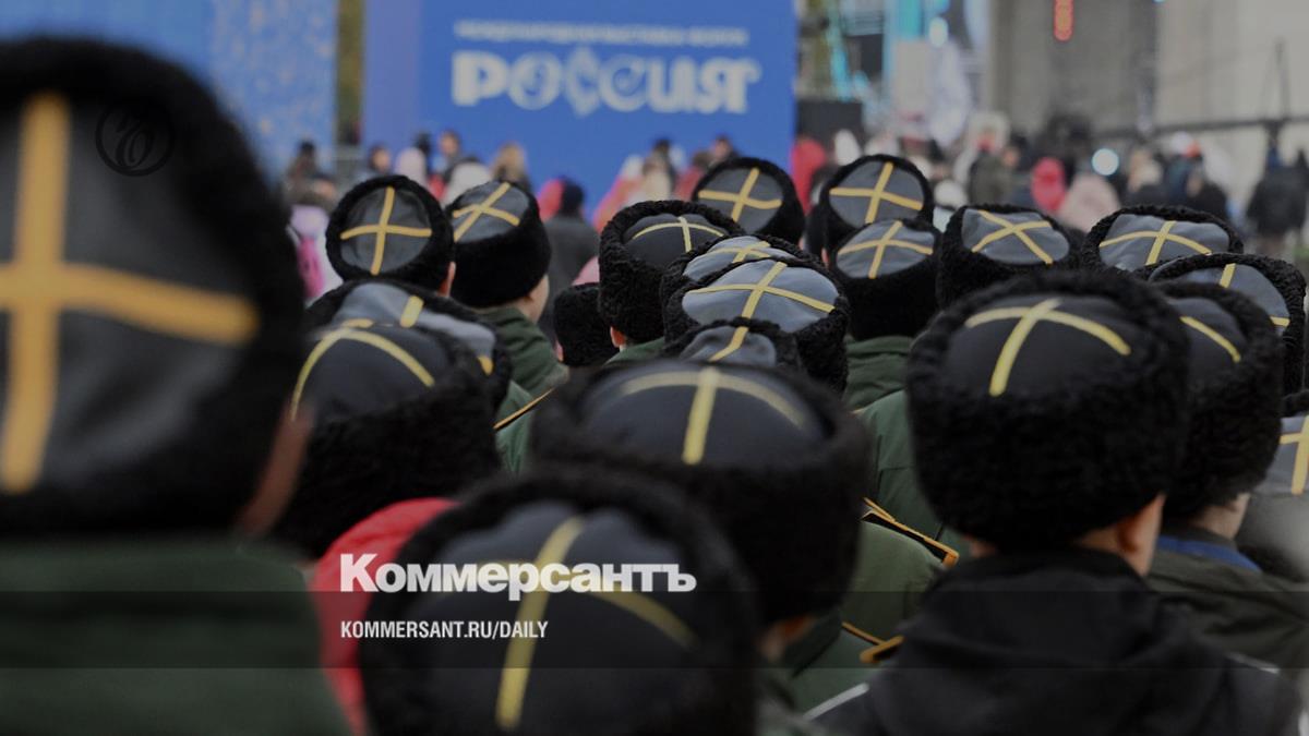 Russians celebrated the holiday on November 4 under traditional slogans of support for the Northern Military District