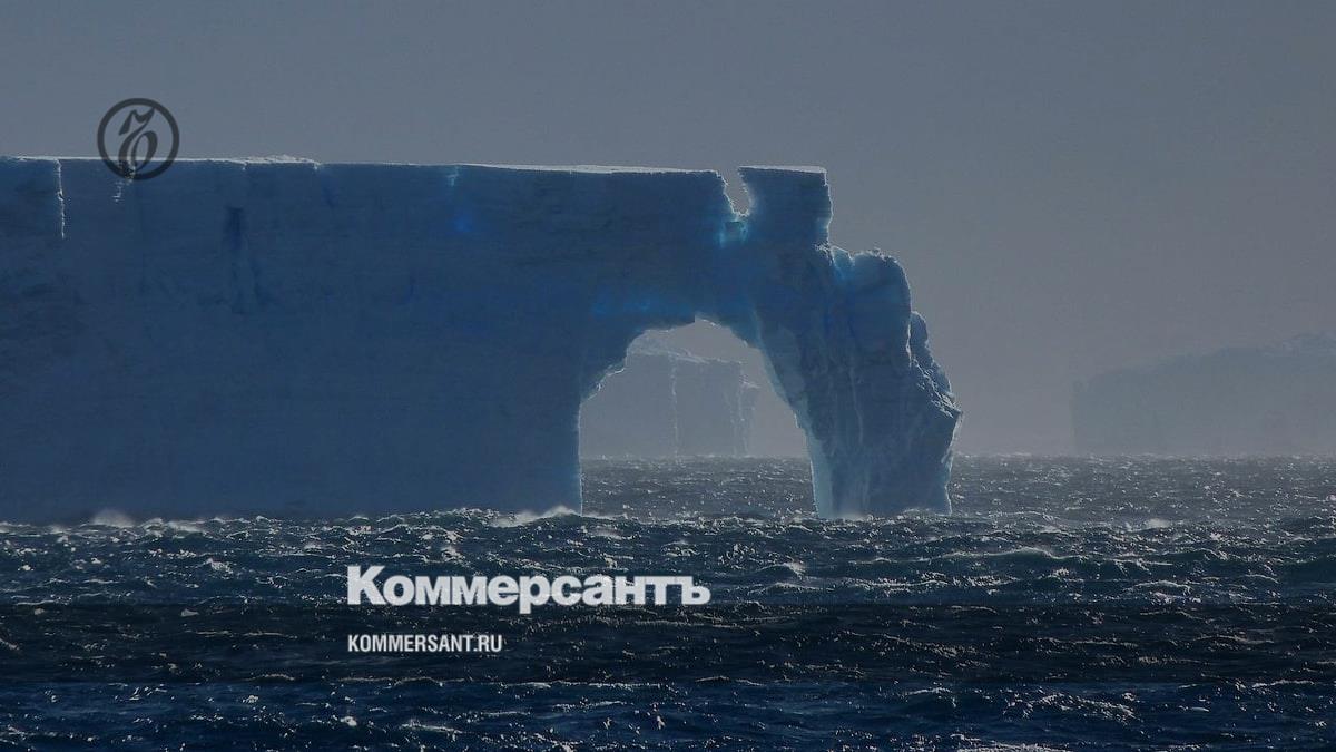 Крупнейший айсберг вынесло на чистую воду Южного океана впервые за 30 лет