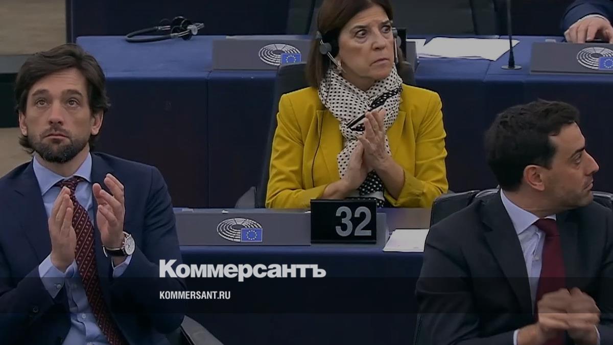 Выступление фон дер Ляйен в Европарламенте завершилось громким собачьим ...