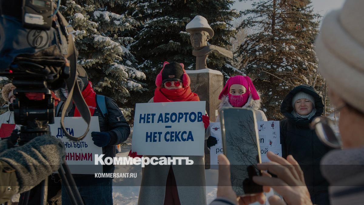 History of bans and permits of abortions in Russia and other countries