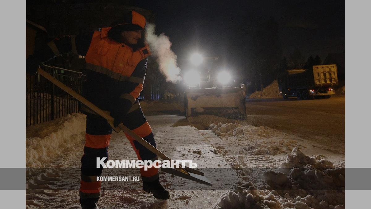 увольнение. ленивый сотрудник. много дел. безработица. рабочий карикатура.