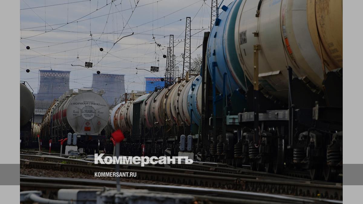 железнодорожный транспорт 2021. электричка зеленая. туристический поезд в великий устюг. локомотив грузовой подвижной состав. железнодорожный транспорт.