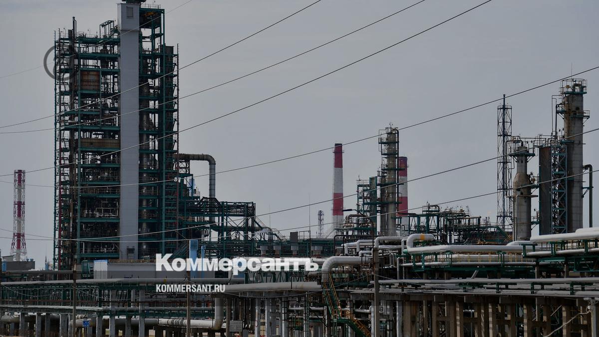 СМИ сообщили о попытке БПЛА атаковать «Славнефть-ЯНОС» – Коммерсантъ  Ярославль