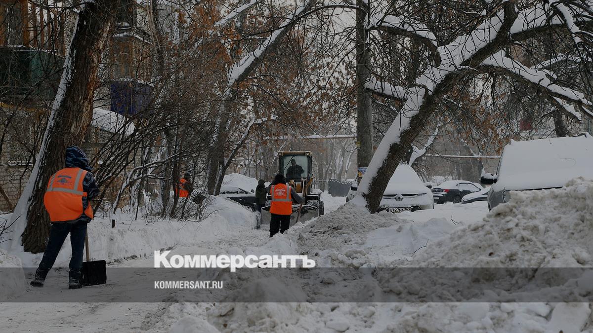 Больше тысячи нарушений уборки снега на придомовой территории выявили в