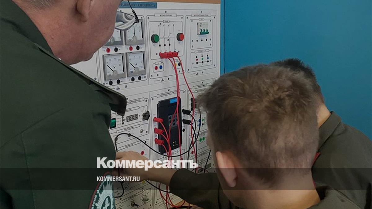 учебные лабораторные стенды для вузов. оборудовать компьютерный класс. галсен лабораторный стол 700. оборудование сварочной мастерской. современные компьютерные классы.