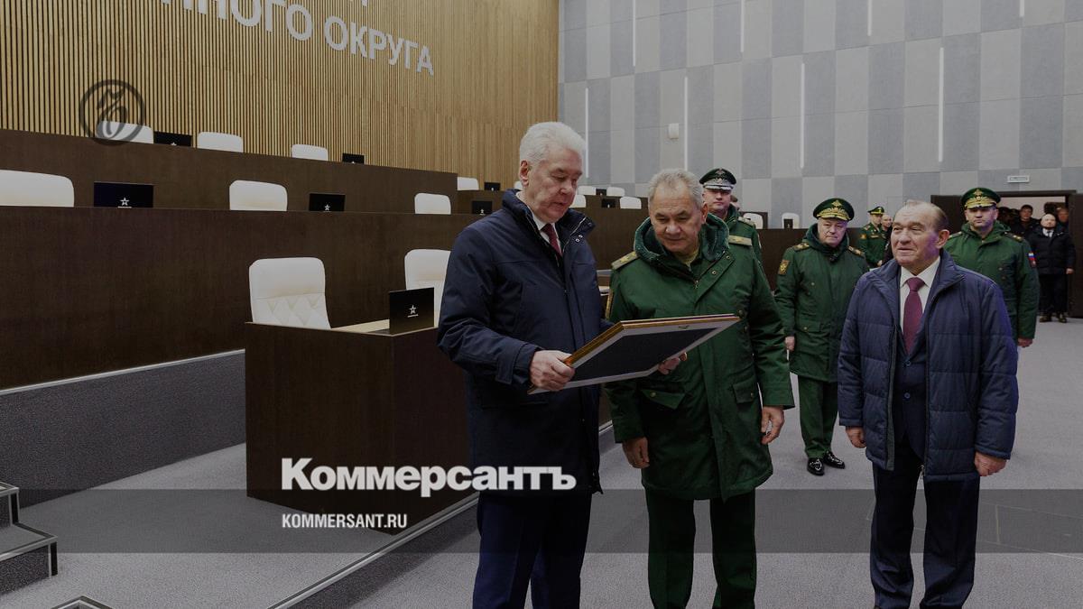 Sobyanin and Shoigu inspected the headquarters building of the Moscow Military District after restoration
