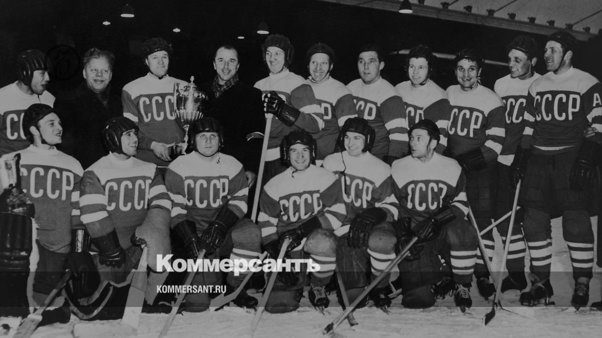 How the USSR national team won the World Hockey Championship in 1954
