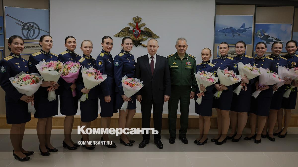 Vladimir Putin met with female pilots in Krasnodar