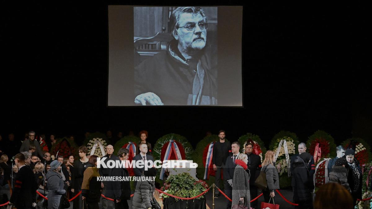 Colleagues and fans said goodbye to Alexander Shirvindt at the Satire Theater