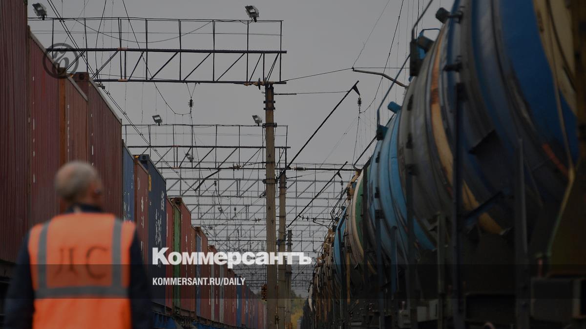 The government proposes to consolidate the priority of fuel transportation by rail over other cargo