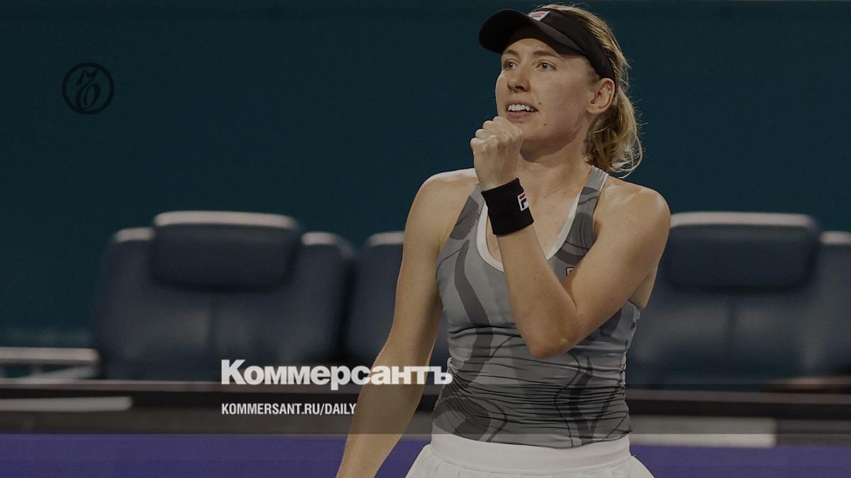 Tennis player Ekaterina Alexandrova defeated Iga Swiatek at the Miami Open
